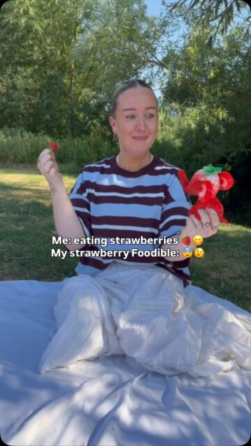 POV: You’re eating strawberries in front of your strawberry elephant… and suddenly he’s not looking so happy. 🍓🐘😂
#kidstoys #goldenbear #goldenbeartoys #foodibles #scentedtoys
