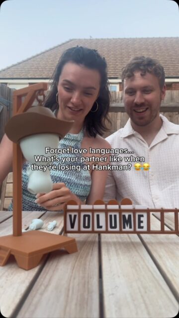 This game reveals a side of people you weren’t prepared for.
Grab yours and put your relationship to the test 🎯
#hankman #datenightgames #couplegames #familygames