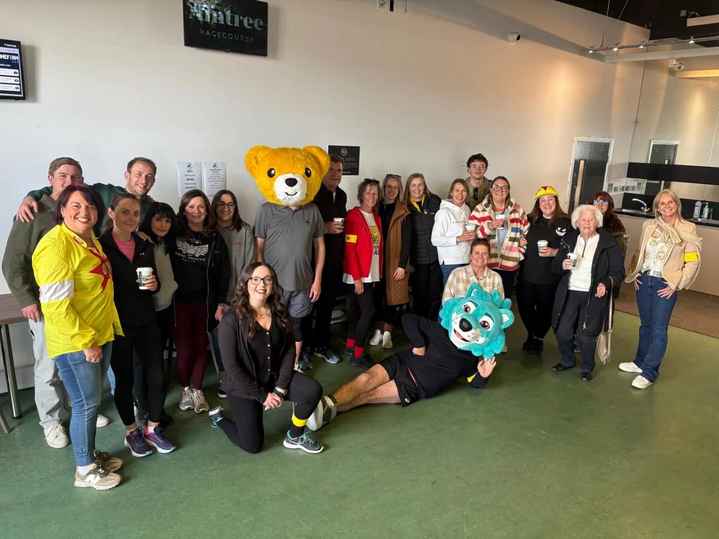 The gang is all ready to go for the @alderhey Mascot Grand National at Aintree!!

Place your bets! Will Golden Bear take the victory? Or will Patch cross the finish line first?

Head to our stories to donate to such a worthy cause!